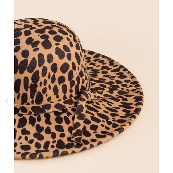 NWOT Francesca’s Animal Print Rosslynn Leopard Dot Boho Style Floppy Hat 👒🐆 - Picture 3 of 3